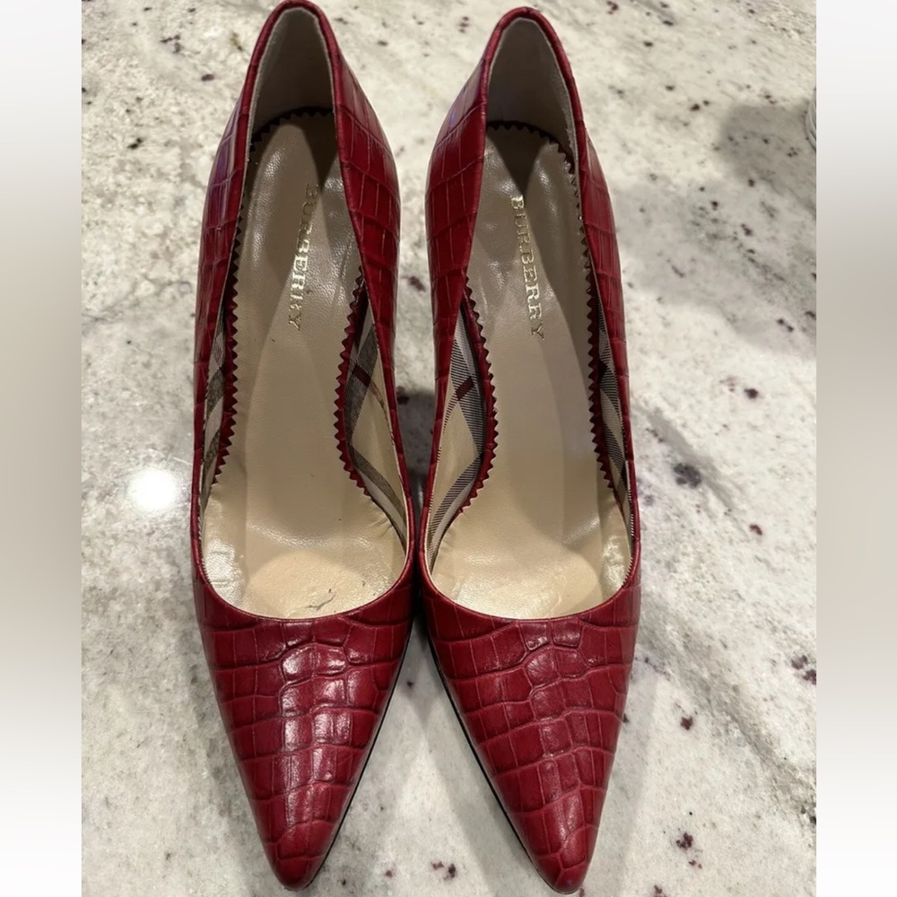 Burberry red crocodile heels size 36